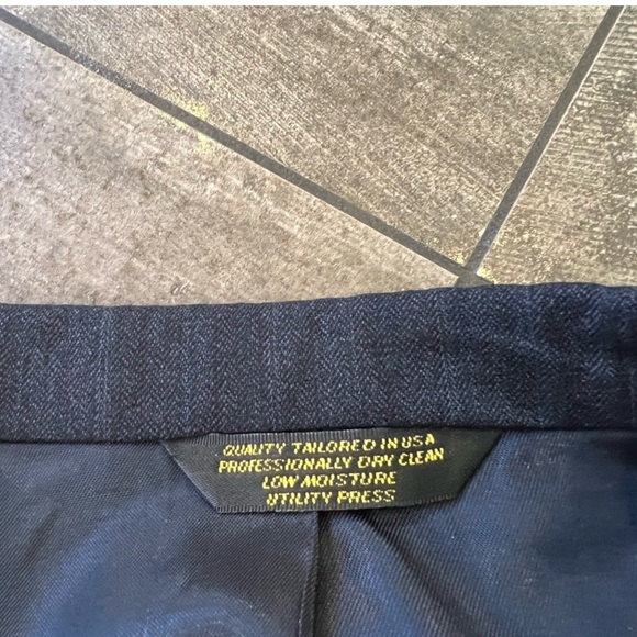 Turnbury Men's Navy Pinstripe Blazer 100% wool 56R - Picture 4 of 9